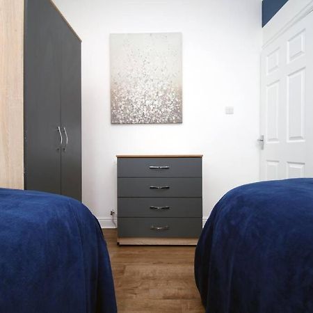 Holiday House For 7 Guests, Free Wi-Fi & Self Check-In Explore Newport Villa Luaran gambar
