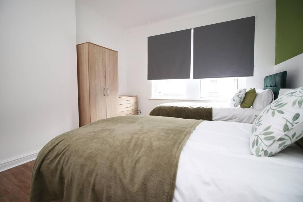 Holiday House For 7 Guests, Free Wi-Fi & Self Check-In Explore Newport Villa Luaran gambar