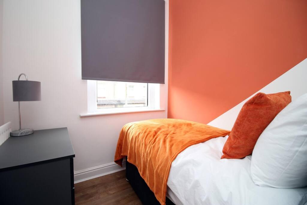 Holiday House For 7 Guests, Free Wi-Fi & Self Check-In Explore Newport Villa Luaran gambar